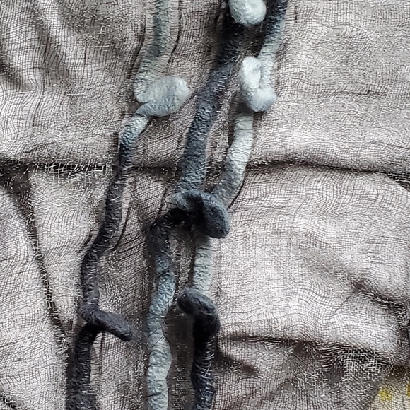 Mesh Scarf - Picture 3 of 3